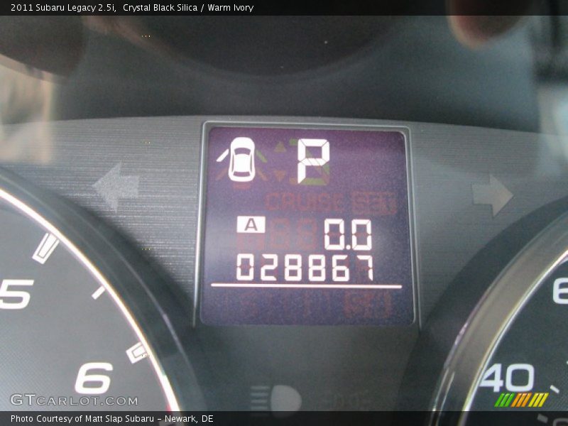 Crystal Black Silica / Warm Ivory 2011 Subaru Legacy 2.5i