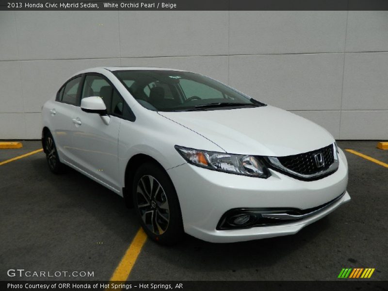 Front 3/4 View of 2013 Civic Hybrid Sedan