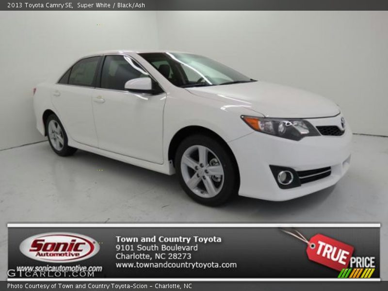 Super White / Black/Ash 2013 Toyota Camry SE