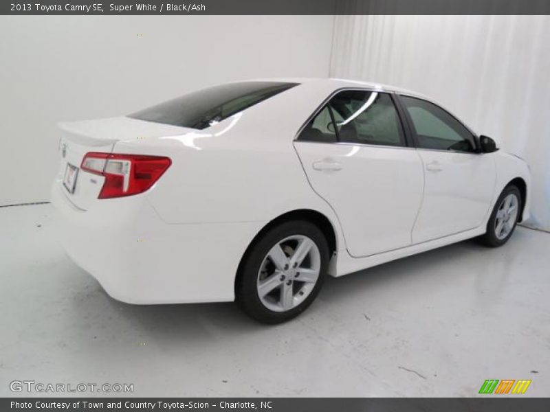 Super White / Black/Ash 2013 Toyota Camry SE