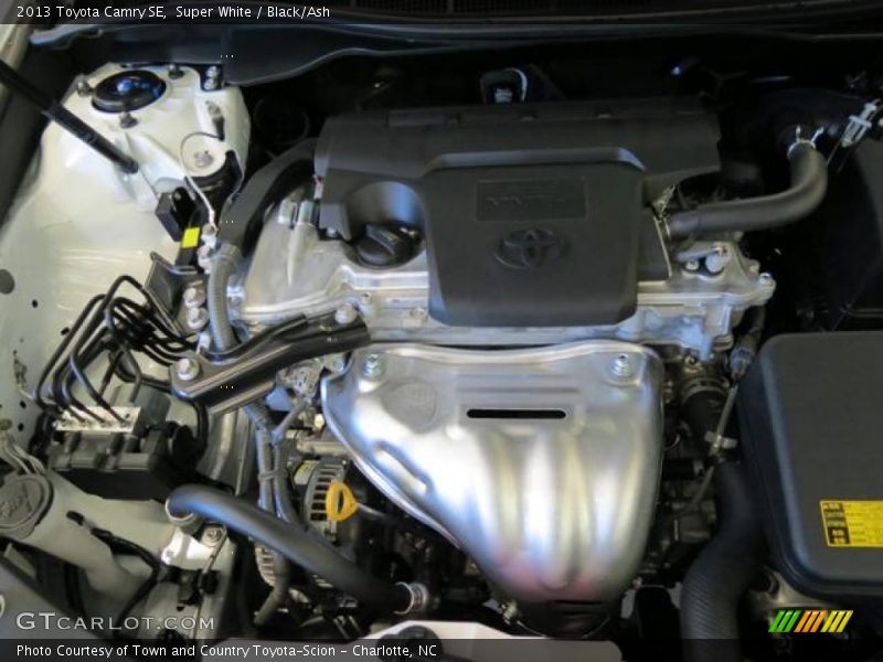 Super White / Black/Ash 2013 Toyota Camry SE