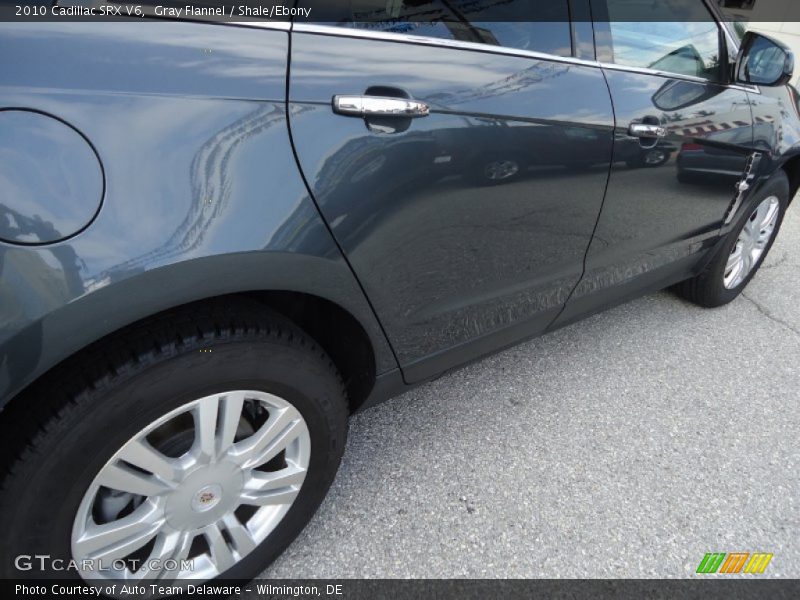 Gray Flannel / Shale/Ebony 2010 Cadillac SRX V6