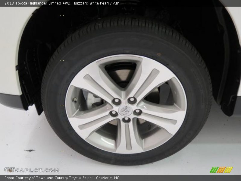 Blizzard White Pearl / Ash 2013 Toyota Highlander Limited 4WD