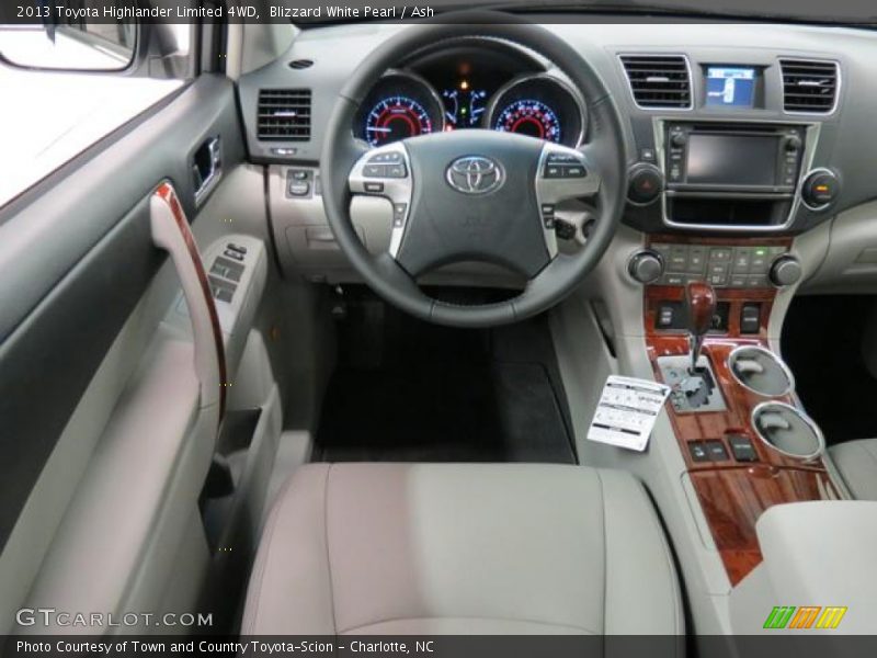 Blizzard White Pearl / Ash 2013 Toyota Highlander Limited 4WD