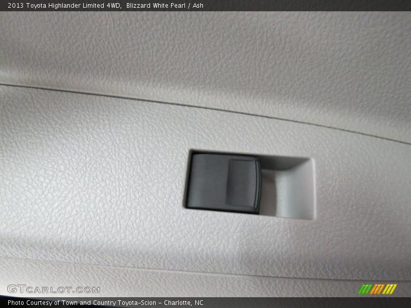 Blizzard White Pearl / Ash 2013 Toyota Highlander Limited 4WD