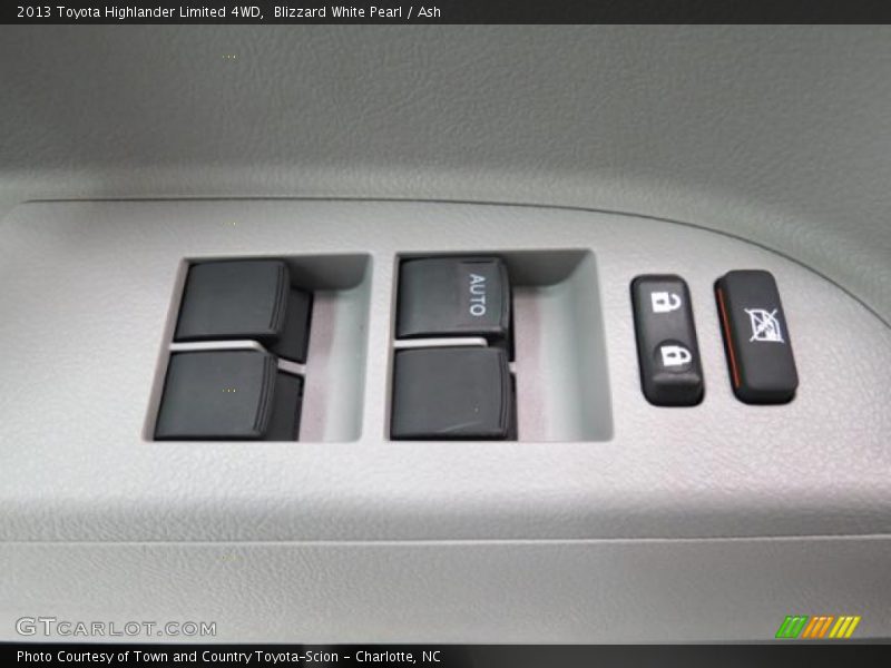 Blizzard White Pearl / Ash 2013 Toyota Highlander Limited 4WD