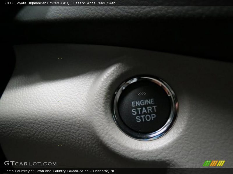 Blizzard White Pearl / Ash 2013 Toyota Highlander Limited 4WD