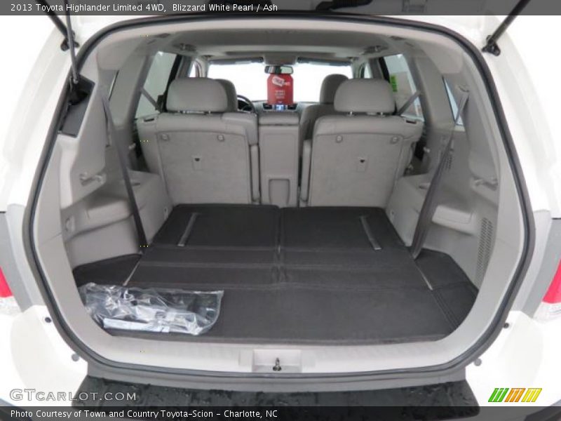 Blizzard White Pearl / Ash 2013 Toyota Highlander Limited 4WD