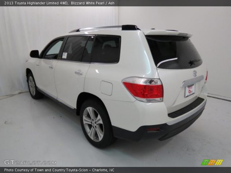 Blizzard White Pearl / Ash 2013 Toyota Highlander Limited 4WD