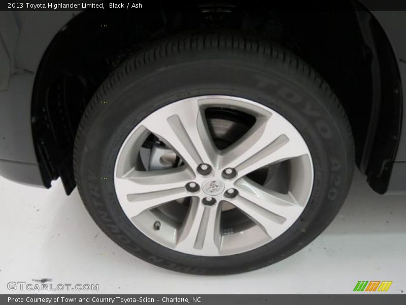 Black / Ash 2013 Toyota Highlander Limited
