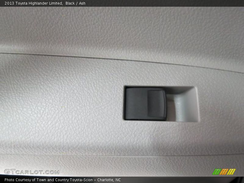 Black / Ash 2013 Toyota Highlander Limited