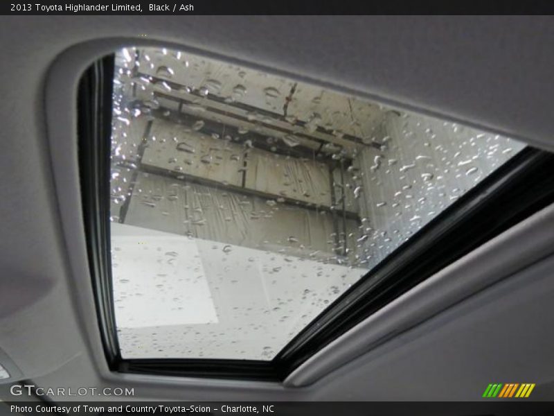 Black / Ash 2013 Toyota Highlander Limited