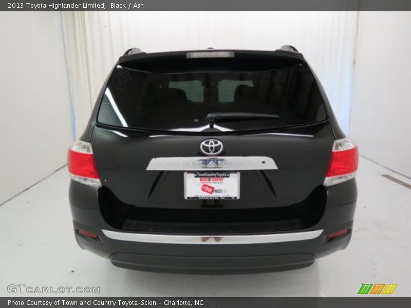 Black / Ash 2013 Toyota Highlander Limited