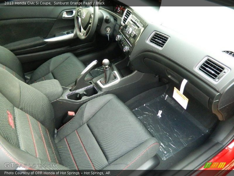 Front Seat of 2013 Civic Si Coupe
