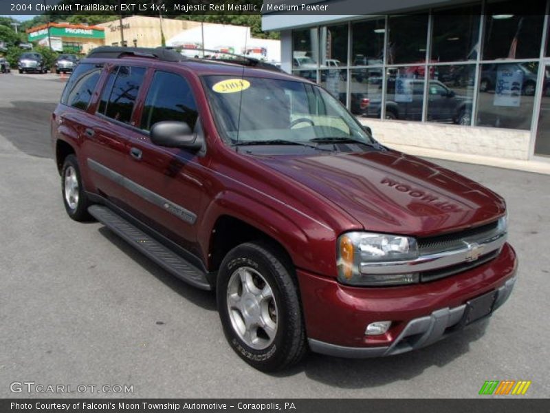 Front 3/4 View of 2004 TrailBlazer EXT LS 4x4