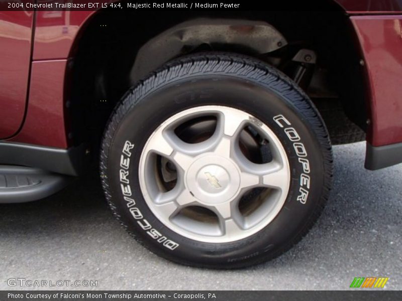 Majestic Red Metallic / Medium Pewter 2004 Chevrolet TrailBlazer EXT LS 4x4