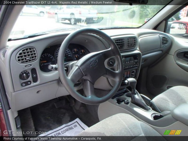 Majestic Red Metallic / Medium Pewter 2004 Chevrolet TrailBlazer EXT LS 4x4