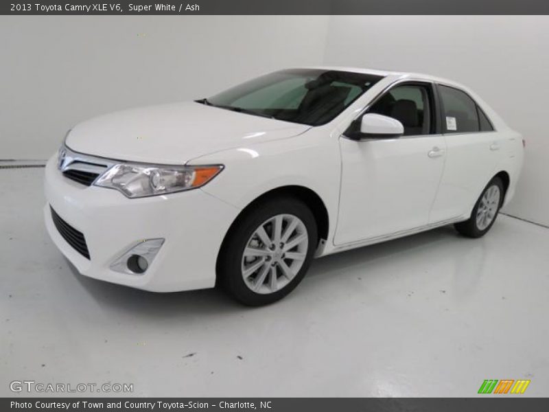 Super White / Ash 2013 Toyota Camry XLE V6
