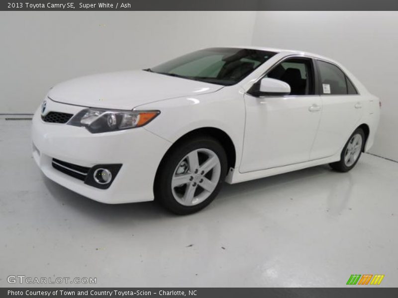 Super White / Ash 2013 Toyota Camry SE