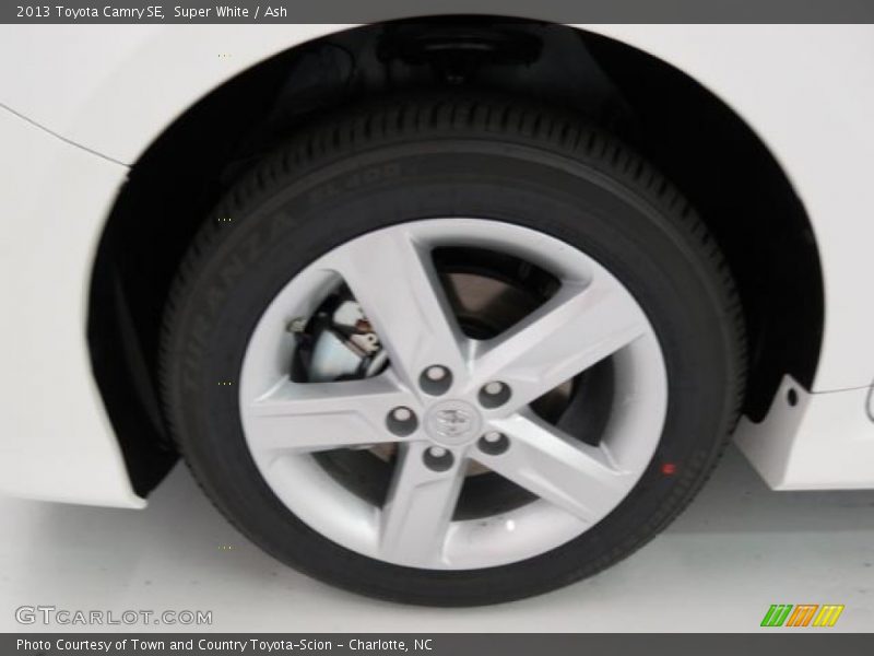 Super White / Ash 2013 Toyota Camry SE