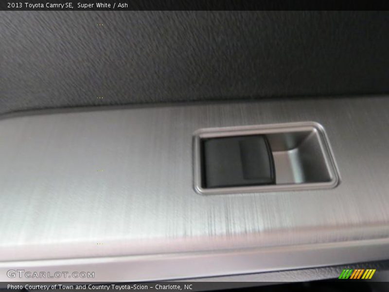 Super White / Ash 2013 Toyota Camry SE