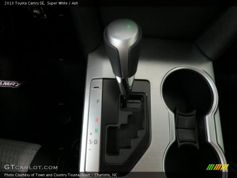 Super White / Ash 2013 Toyota Camry SE