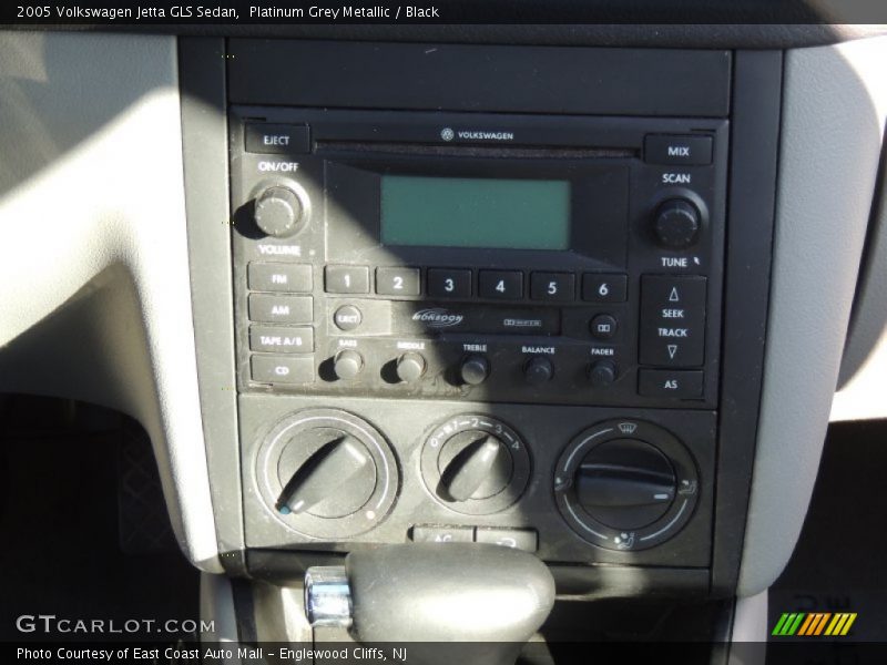 Platinum Grey Metallic / Black 2005 Volkswagen Jetta GLS Sedan