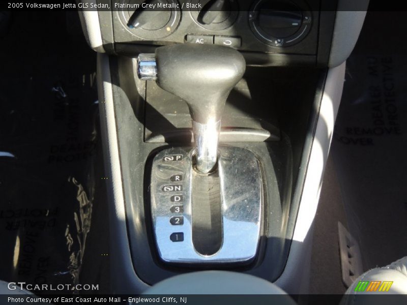 Platinum Grey Metallic / Black 2005 Volkswagen Jetta GLS Sedan