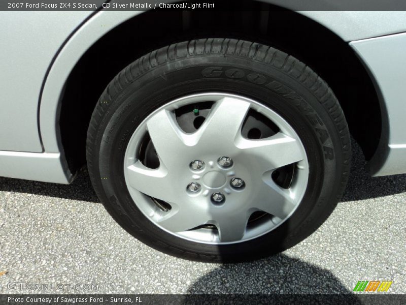 CD Silver Metallic / Charcoal/Light Flint 2007 Ford Focus ZX4 S Sedan