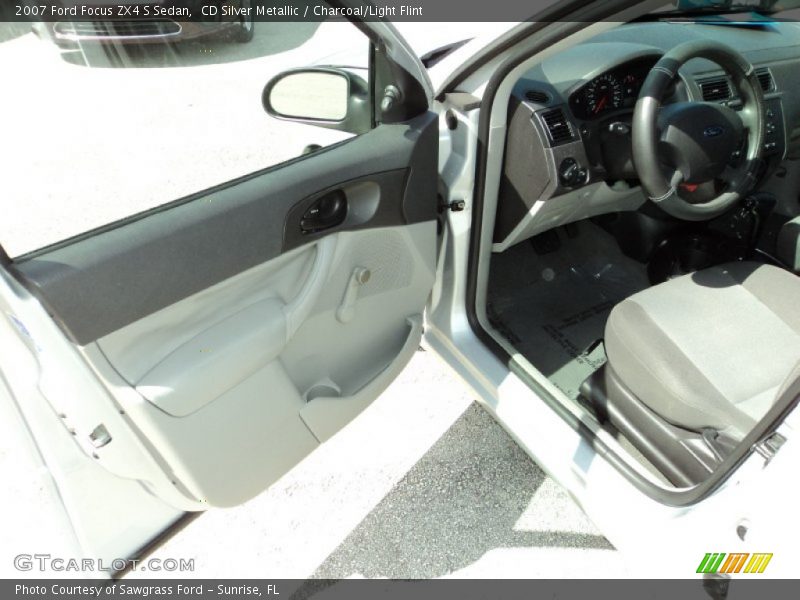 CD Silver Metallic / Charcoal/Light Flint 2007 Ford Focus ZX4 S Sedan