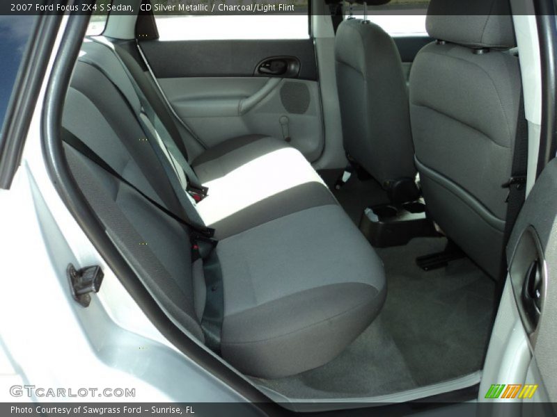 CD Silver Metallic / Charcoal/Light Flint 2007 Ford Focus ZX4 S Sedan
