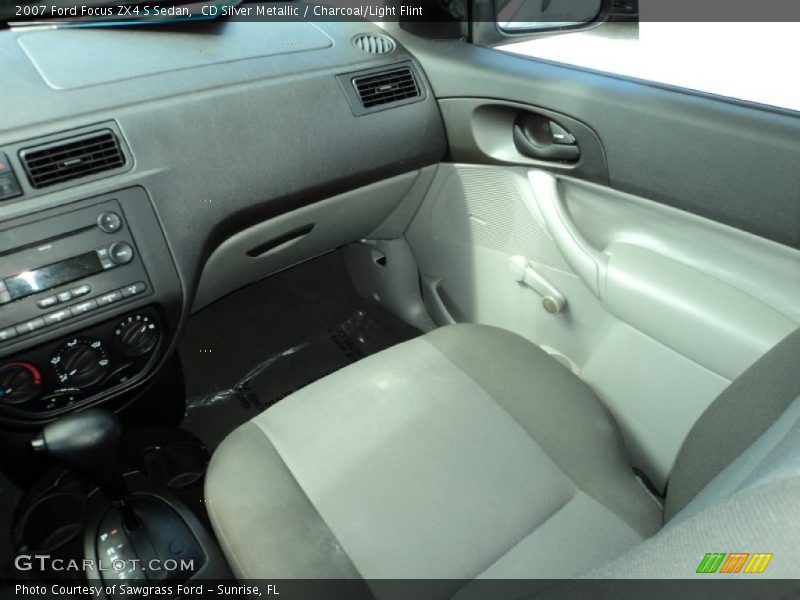 CD Silver Metallic / Charcoal/Light Flint 2007 Ford Focus ZX4 S Sedan