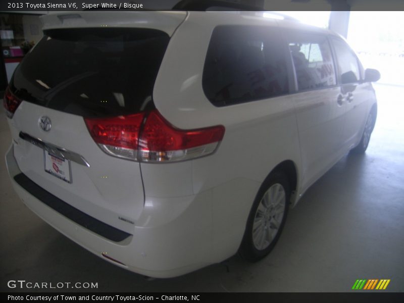Super White / Bisque 2013 Toyota Sienna V6