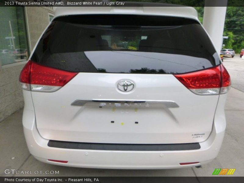 Blizzard White Pearl / Light Gray 2013 Toyota Sienna Limited AWD