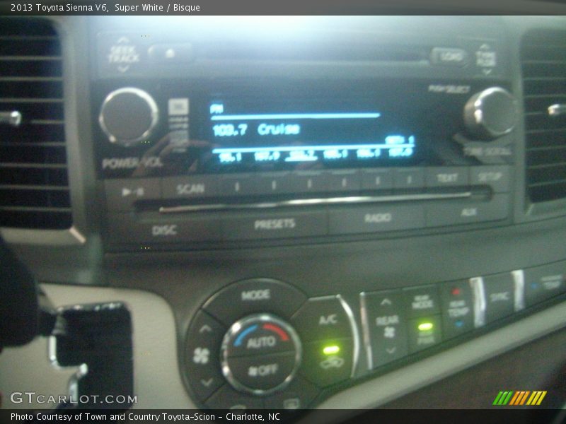 Super White / Bisque 2013 Toyota Sienna V6