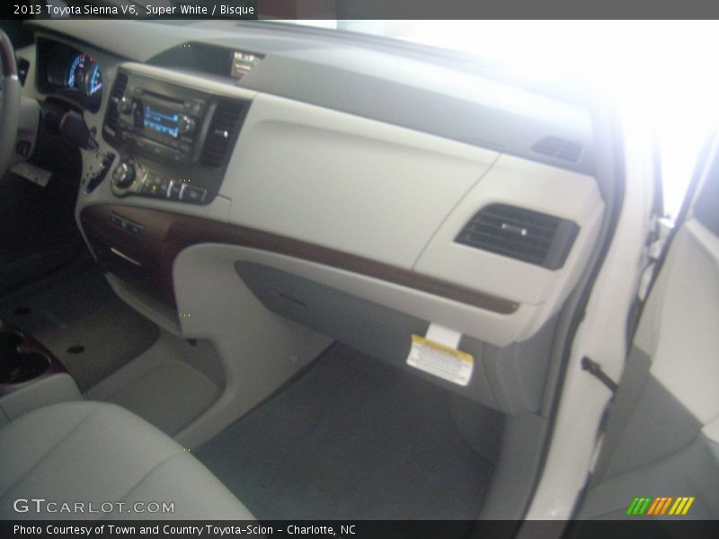 Super White / Bisque 2013 Toyota Sienna V6