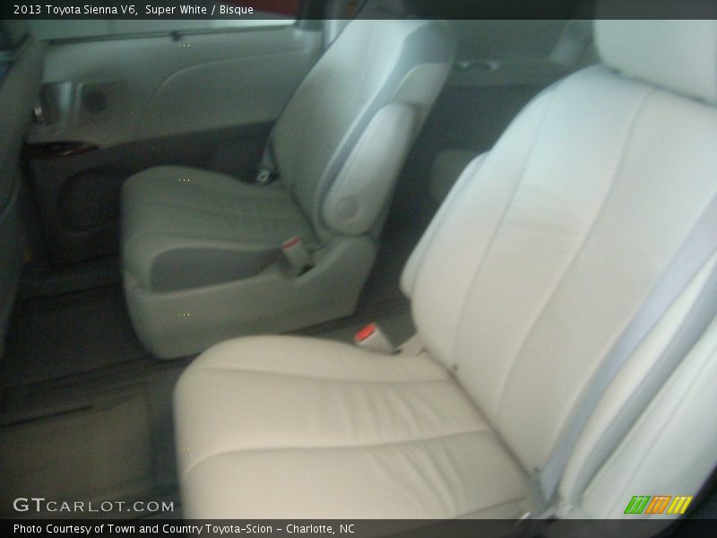 Super White / Bisque 2013 Toyota Sienna V6