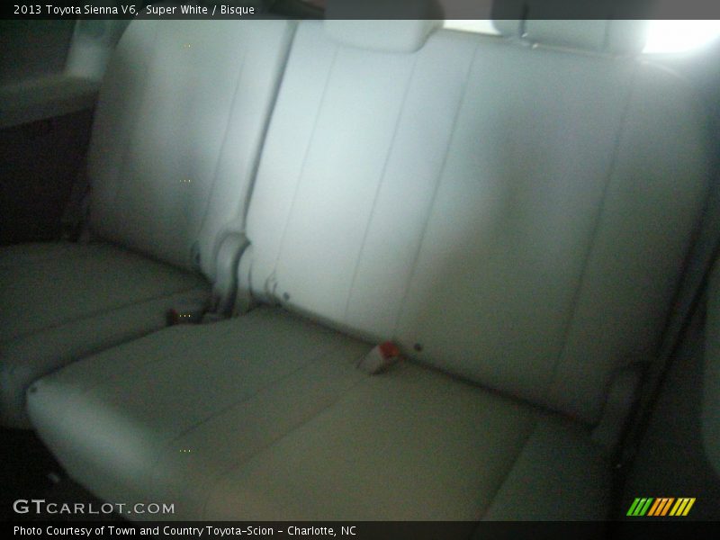 Super White / Bisque 2013 Toyota Sienna V6