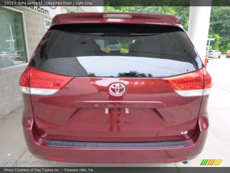Salsa Red Pearl / Light Gray 2013 Toyota Sienna LE