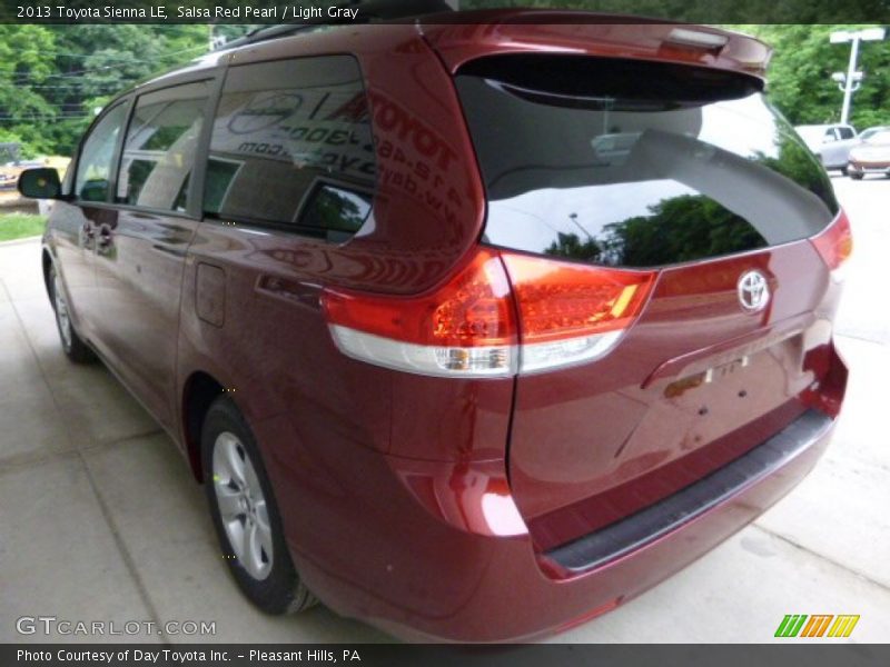 Salsa Red Pearl / Light Gray 2013 Toyota Sienna LE