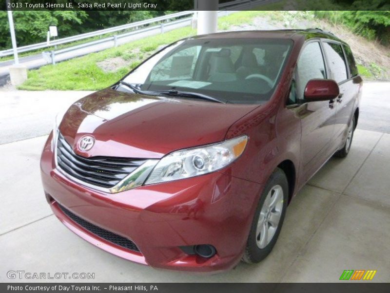 Salsa Red Pearl / Light Gray 2013 Toyota Sienna LE