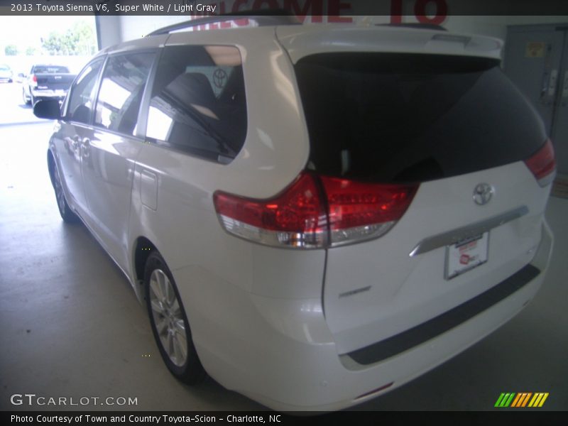 Super White / Light Gray 2013 Toyota Sienna V6