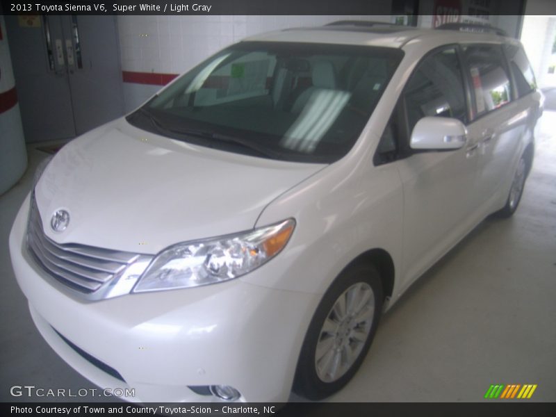 Super White / Light Gray 2013 Toyota Sienna V6