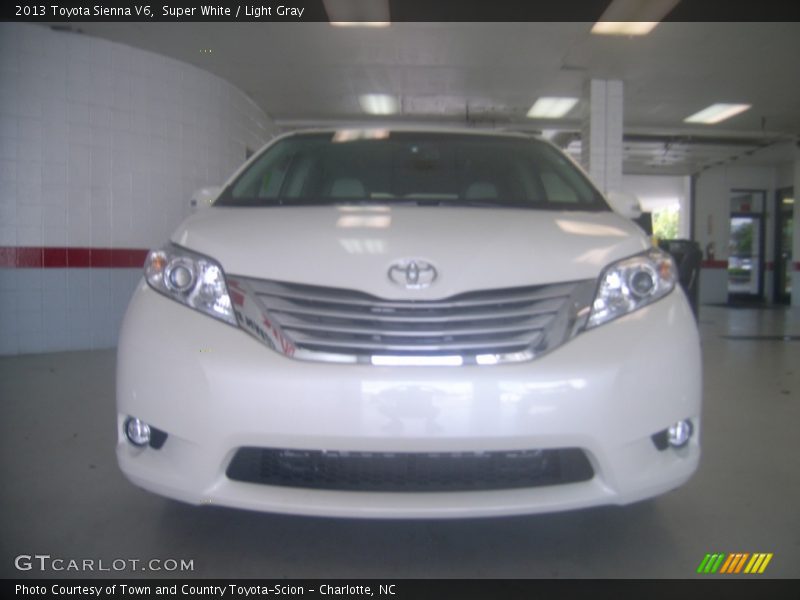 Super White / Light Gray 2013 Toyota Sienna V6
