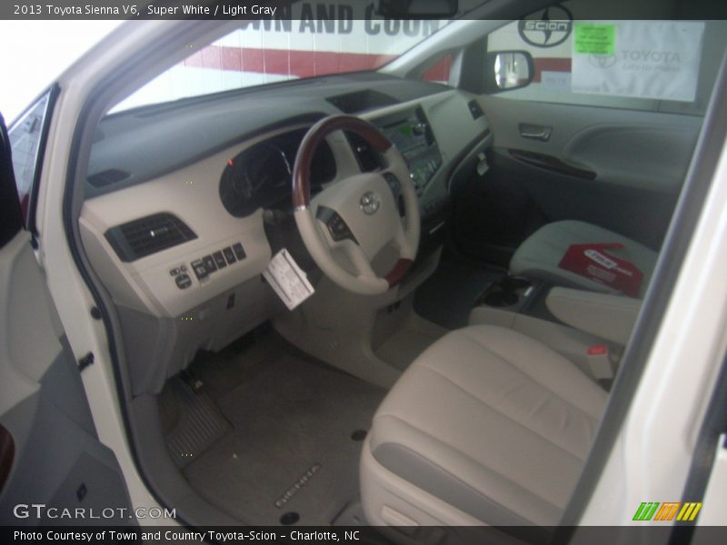 Super White / Light Gray 2013 Toyota Sienna V6