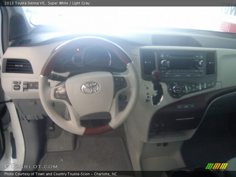 Super White / Light Gray 2013 Toyota Sienna V6