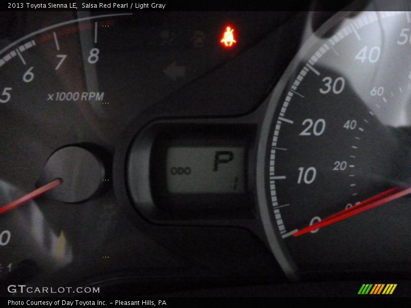 Salsa Red Pearl / Light Gray 2013 Toyota Sienna LE