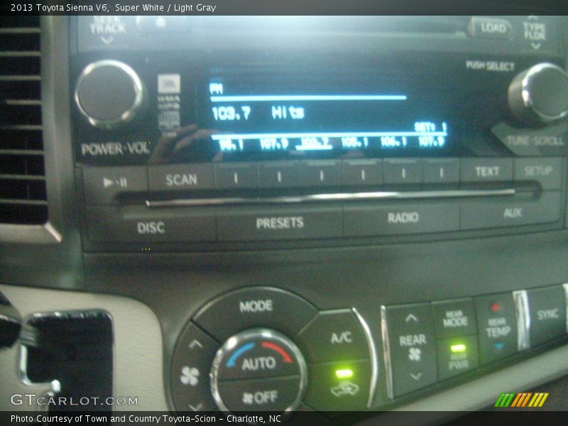 Super White / Light Gray 2013 Toyota Sienna V6