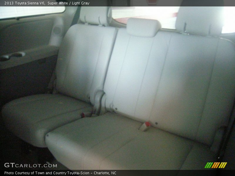 Super White / Light Gray 2013 Toyota Sienna V6