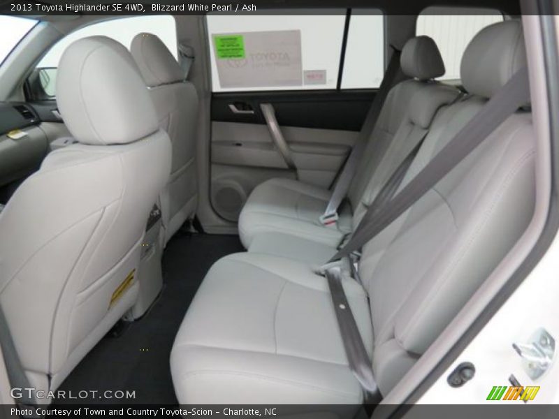 Blizzard White Pearl / Ash 2013 Toyota Highlander SE 4WD